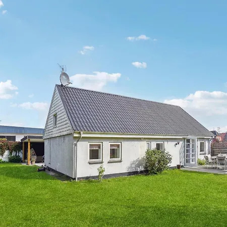 Feriehus Gorgeous Home In Asaa With Wifi