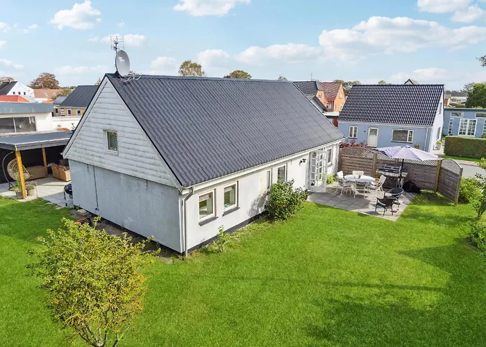 Holiday home 3 Bedroom Gorgeous In Asa
