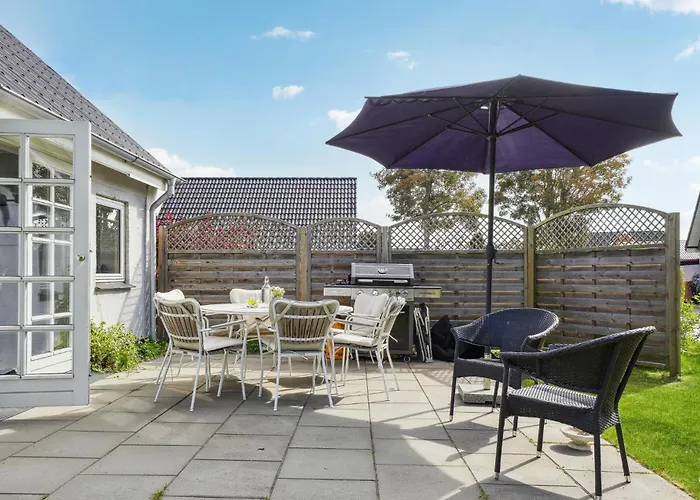 3 Bedroom Gorgeous In Holiday home *