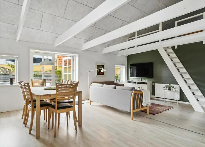 3 Bedroom Gorgeous In Holiday home Asa